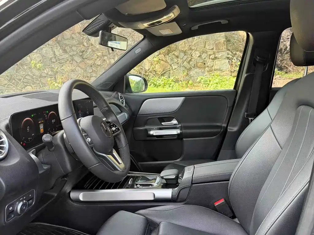 MERCEDES BENZ GLB 2023