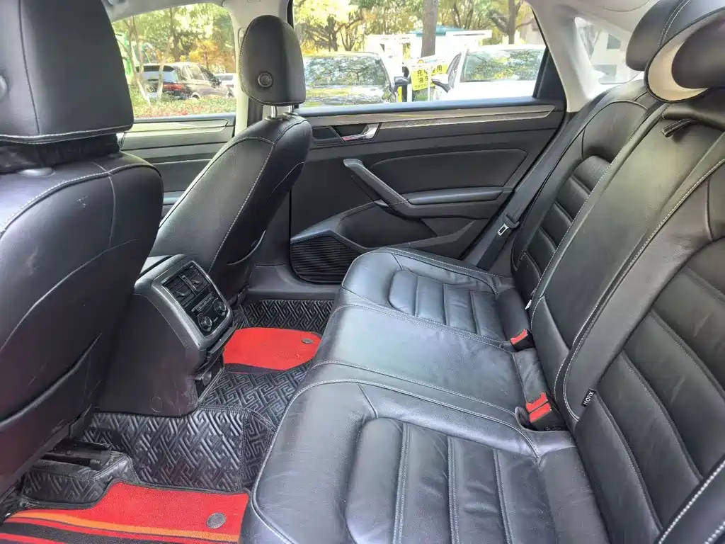 VOLKSWAGEN PASSAT 2018