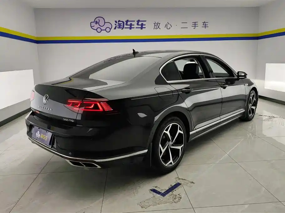 VOLKSWAGEN MAGOTAN 2023
