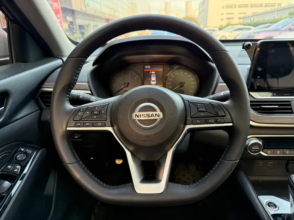 NISSAN TEANA 2022