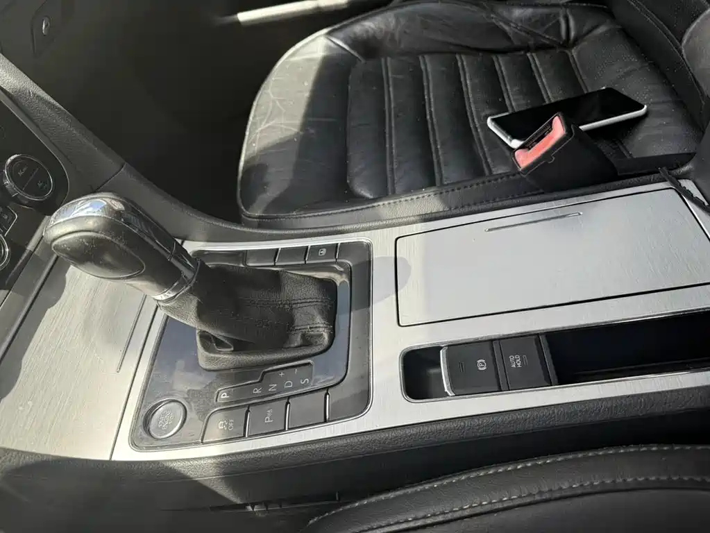 VOLKSWAGEN PASSAT 2013