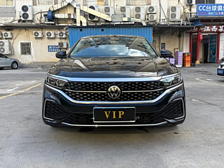 VOLKSWAGEN PASSAT 2024