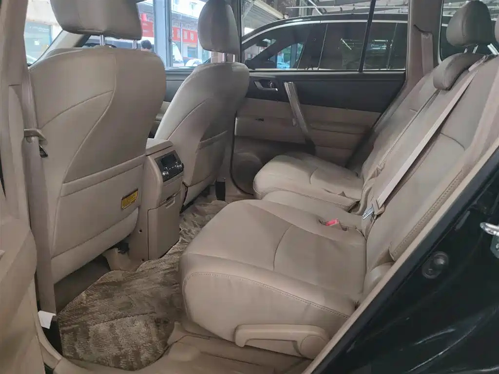 TOYOTA HIGHLANDER 2012