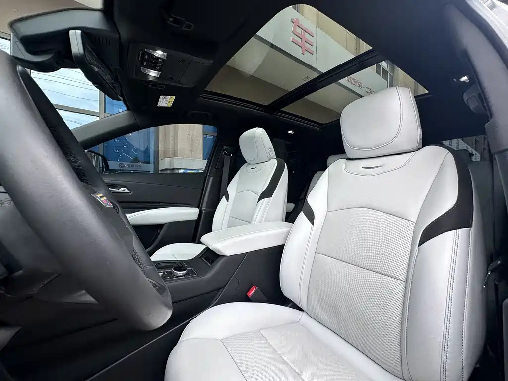 CADILLAC XT4 2024