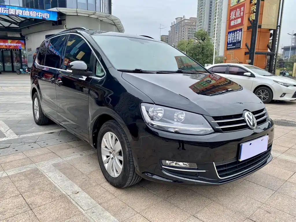 VOLKSWAGEN SHARAN 2012