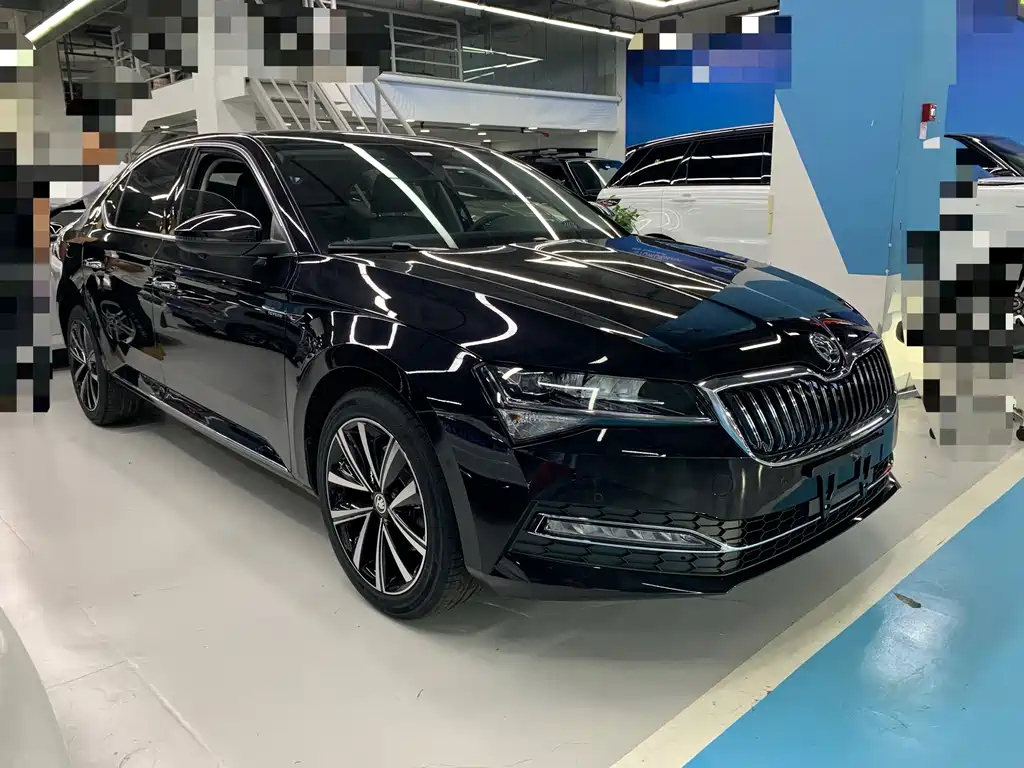 SKODA SUPERB 2025