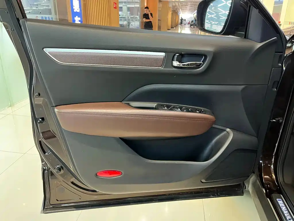 RENAULT KOLEOS 2018