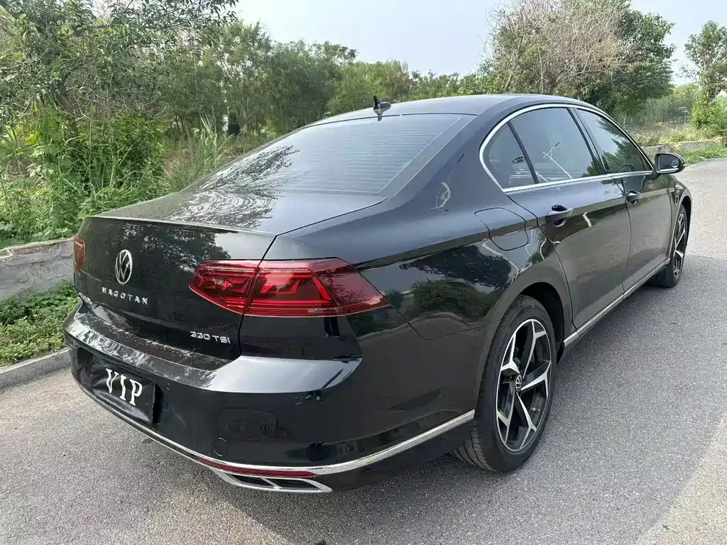 VOLKSWAGEN MAGOTAN 2023