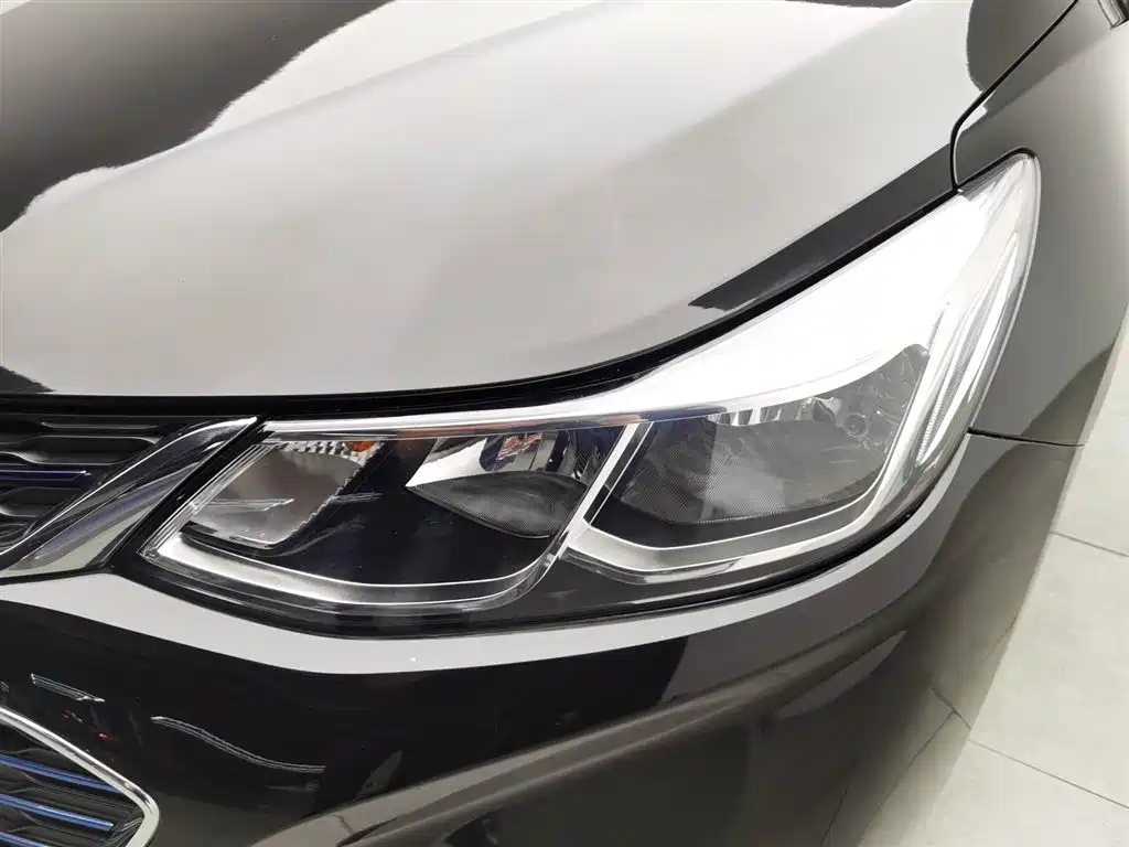 CHEVROLET CRUZE 2018