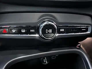VOLVO XC40  2024 YEAR B3 SMART MOBILITY FASHION EDITION 2024
