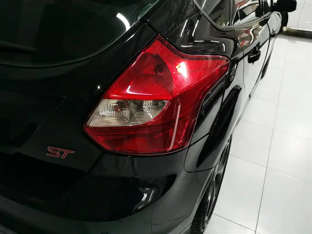 FORD FOCUS IMPORT 2015