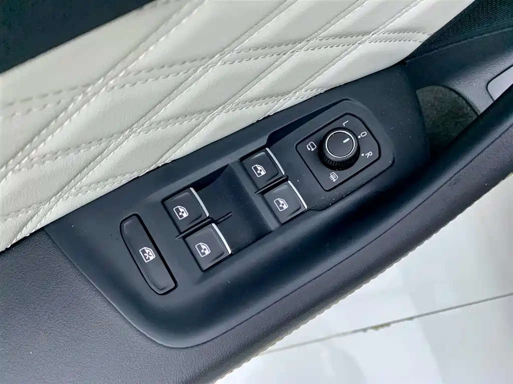 VOLKSWAGEN MAGOTAN 2025