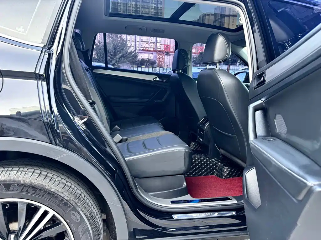 VOLKSWAGEN TIGUAN L 2020