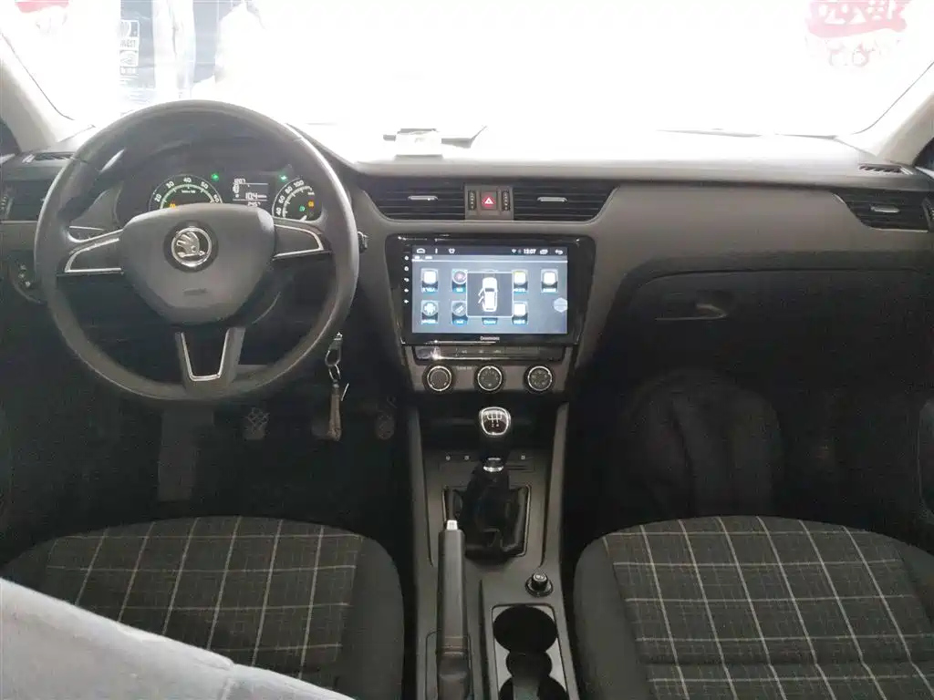 SKODA OCTAVIA 2019