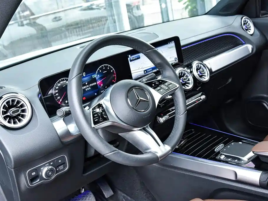 MERCEDES BENZ GLB 2024