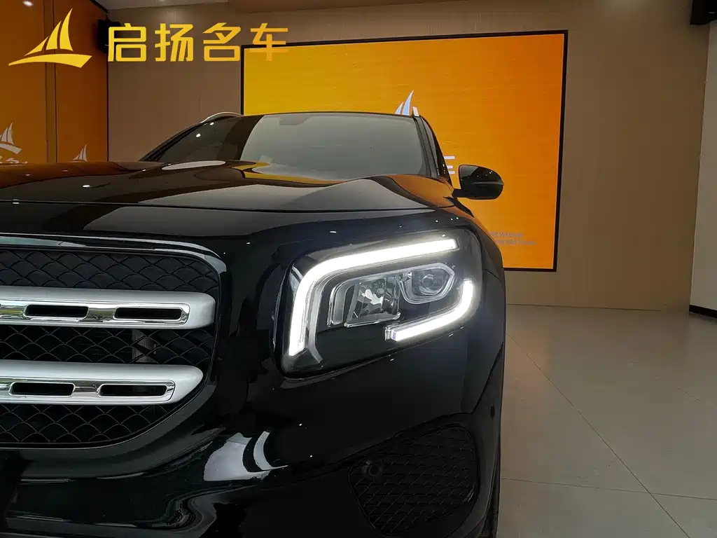 MERCEDES BENZ GLB 2023