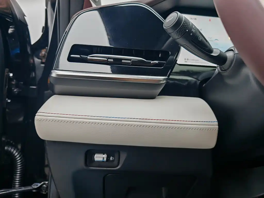 GEELY AUTO MONJARO 2024