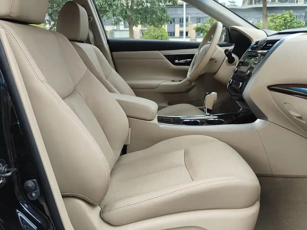 NISSAN TEANA 2015