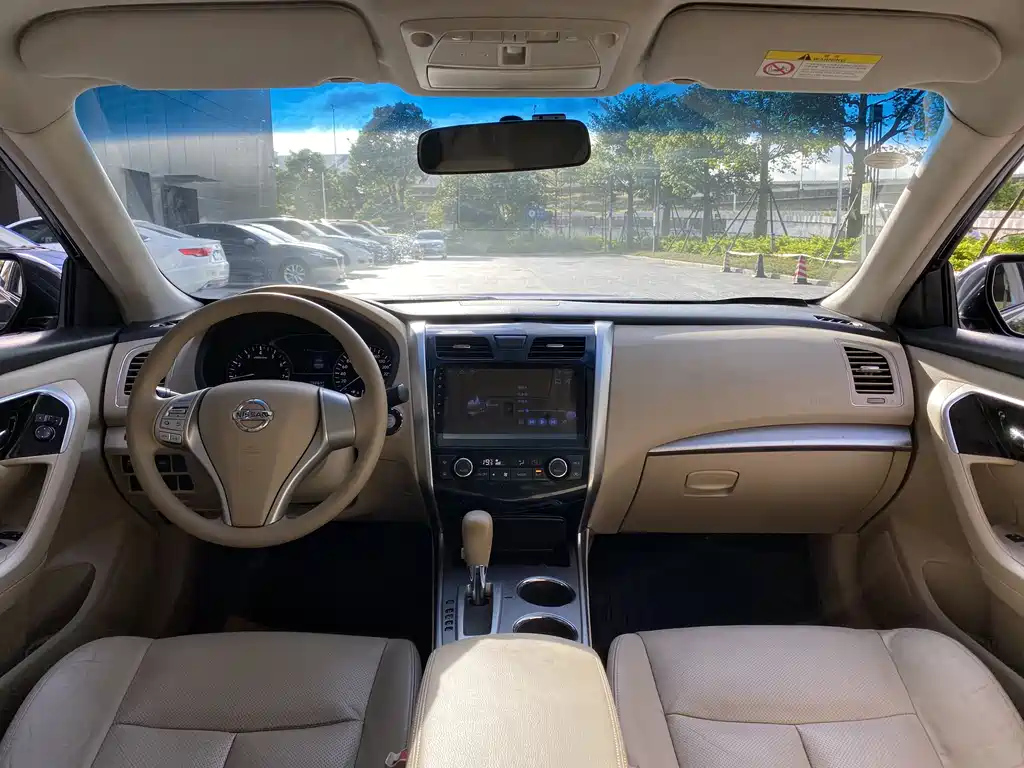NISSAN TEANA 2019