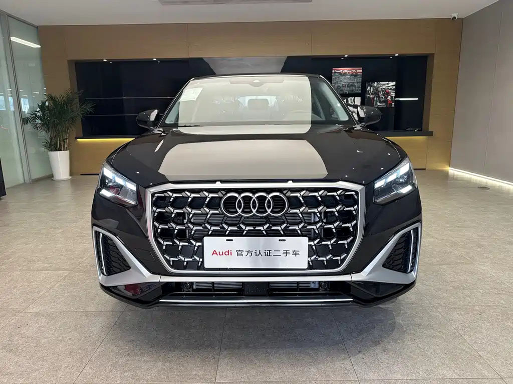 AUDI Q2L 2025