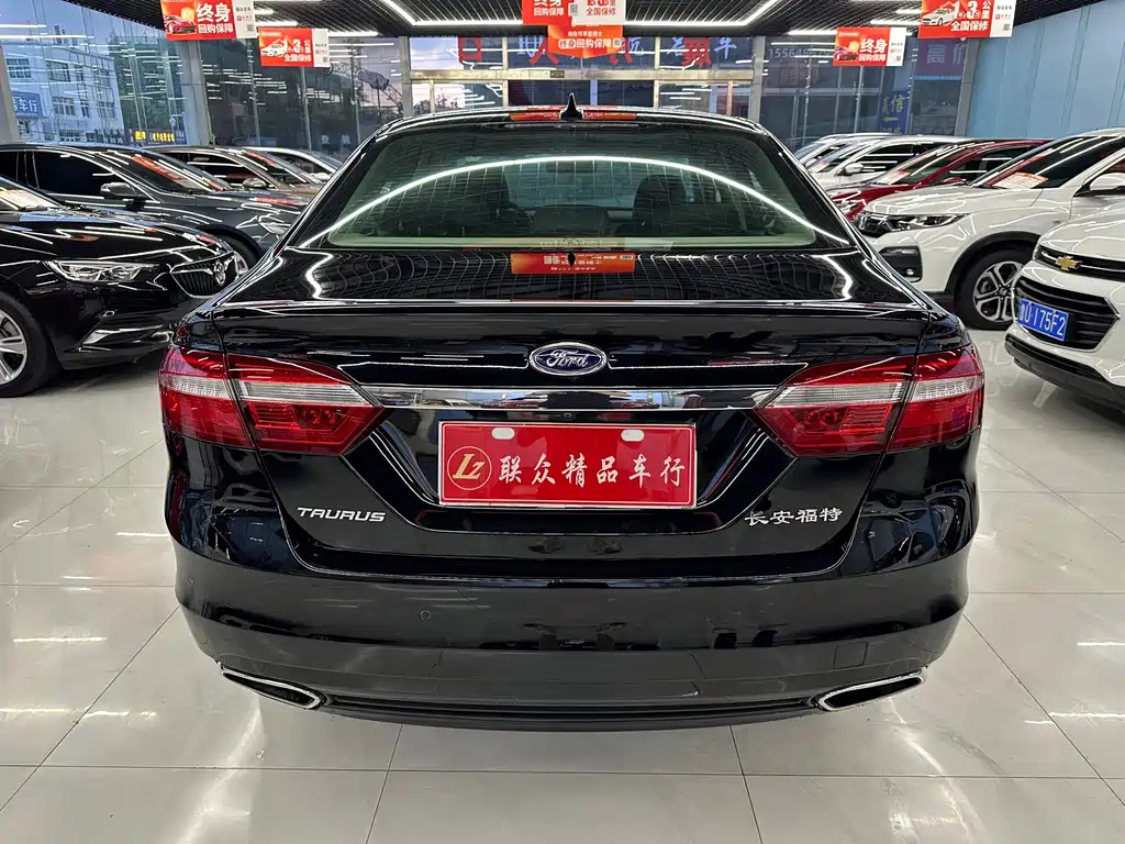 FORD TAURUS 2018