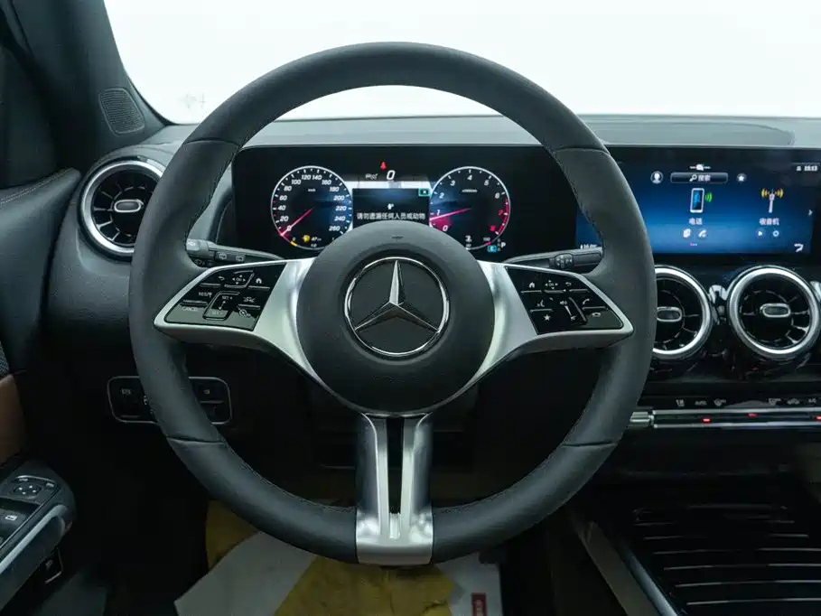 MERCEDES BENZ GLB 2024