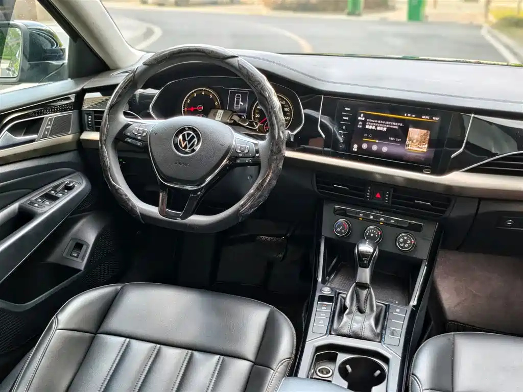 VOLKSWAGEN PASSAT 2021