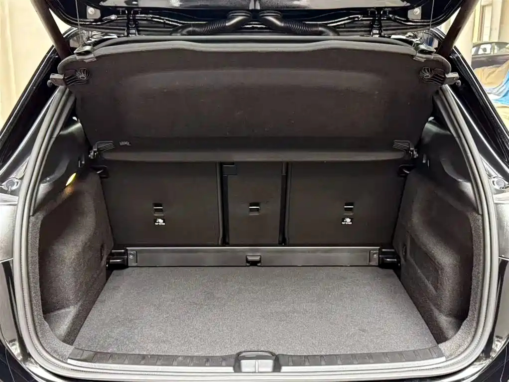 MERCEDES BENZ GLA 2023