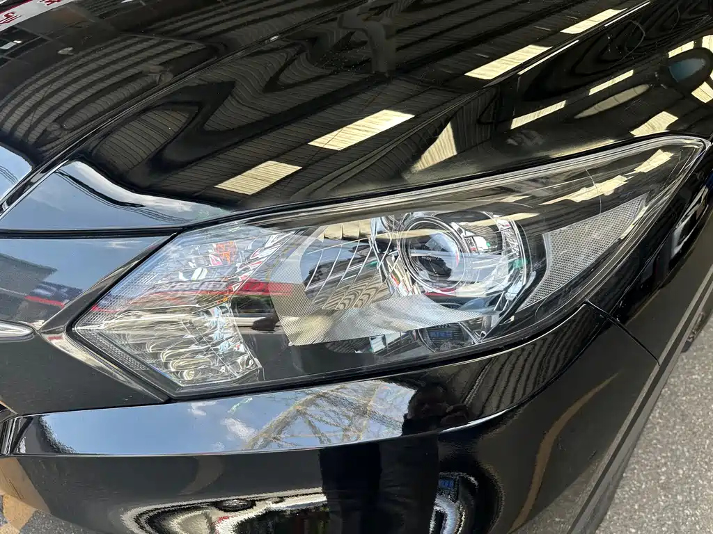 HONDA VEZEL 2015