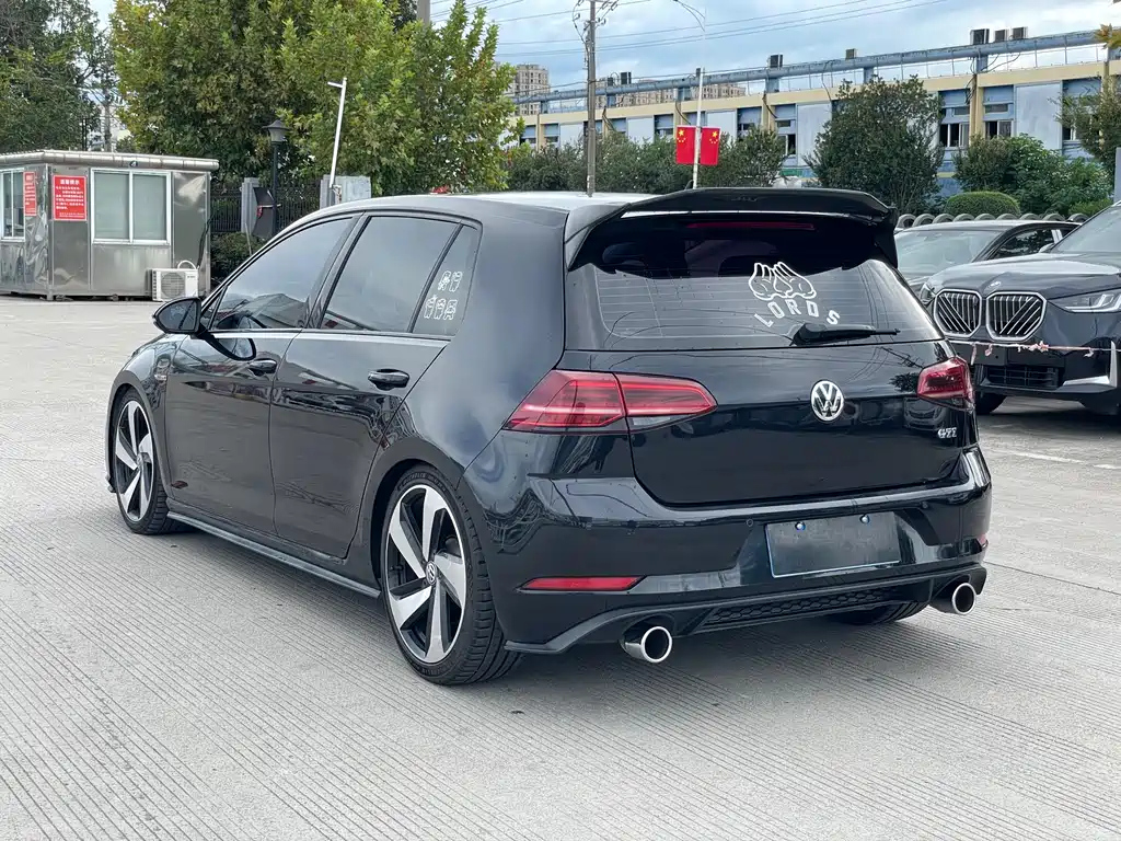 VOLKSWAGEN GOLF GTI 2018