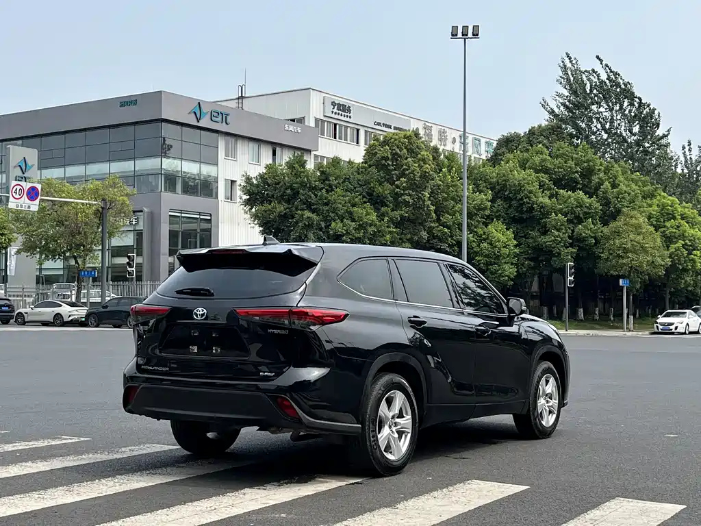 TOYOTA HIGHLANDER 2022