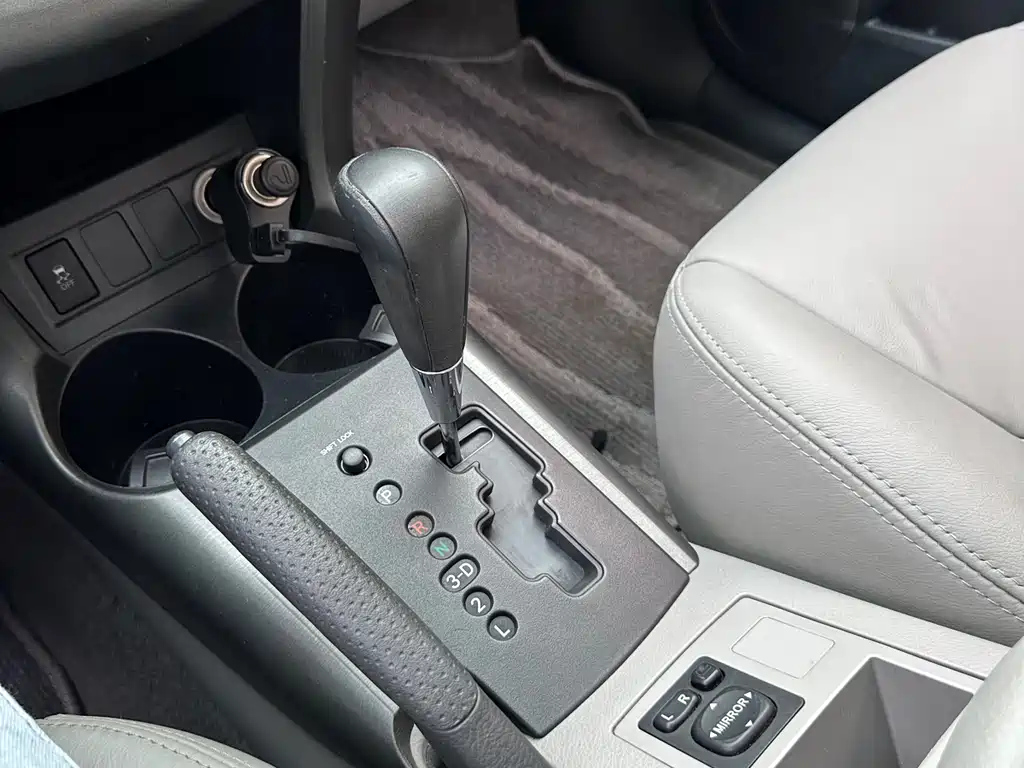 TOYOTA RAV4 RONGFANG 2011