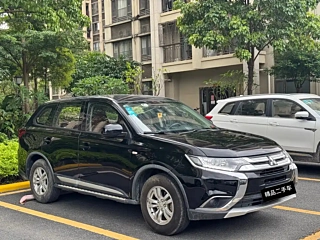 MITSUBISHI OUTLANDER 2017