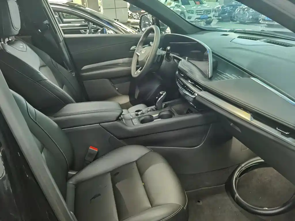 CADILLAC XT4 2024