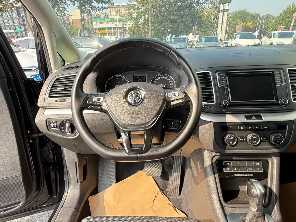 VOLKSWAGEN SHARAN 2017