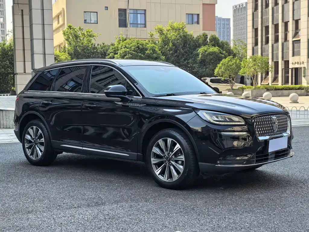LINCOLN ADVENTURER 2022