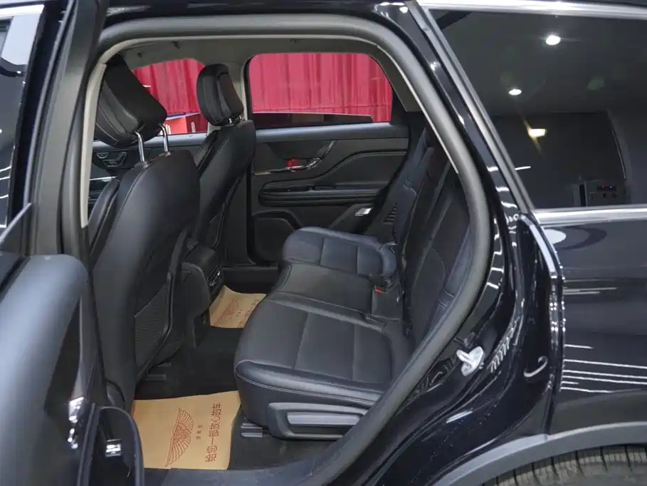 LINCOLN ADVENTURER 2024