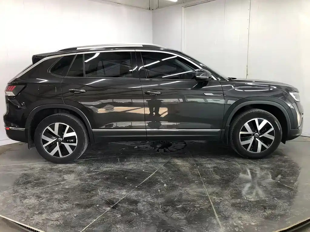 VOLKSWAGEN TAYRON 2023
