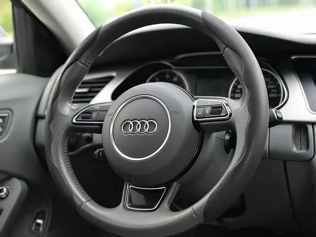 AUDI A4L 2012