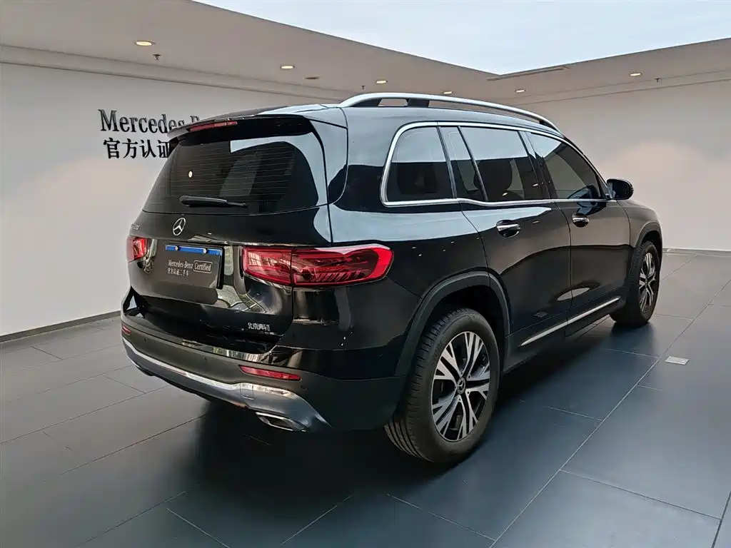 MERCEDES BENZ GLB 2025