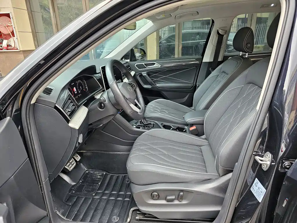 VOLKSWAGEN TIGUAN L 2022