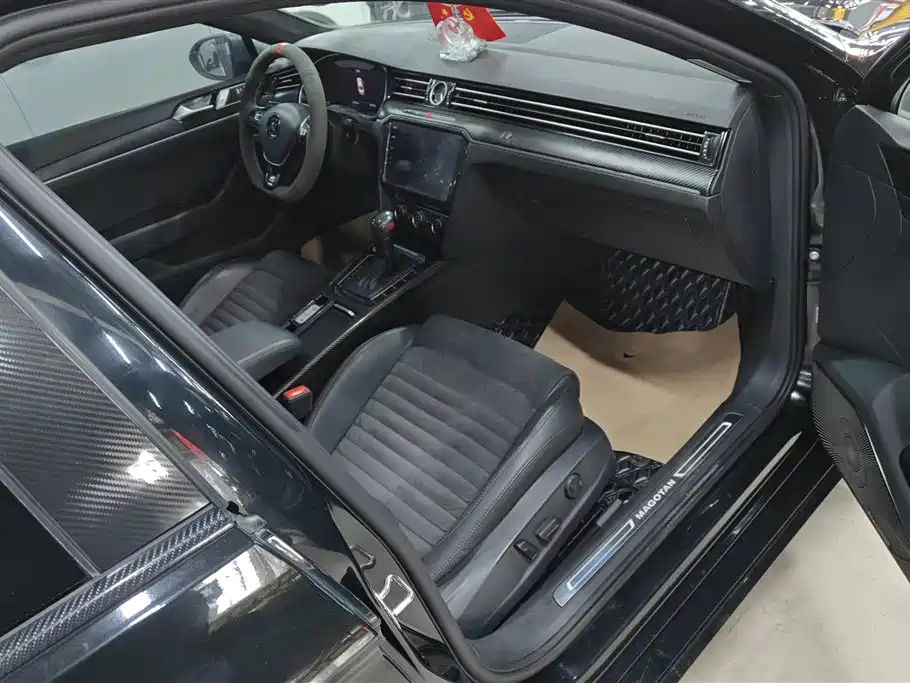 VOLKSWAGEN MAGOTAN 2018