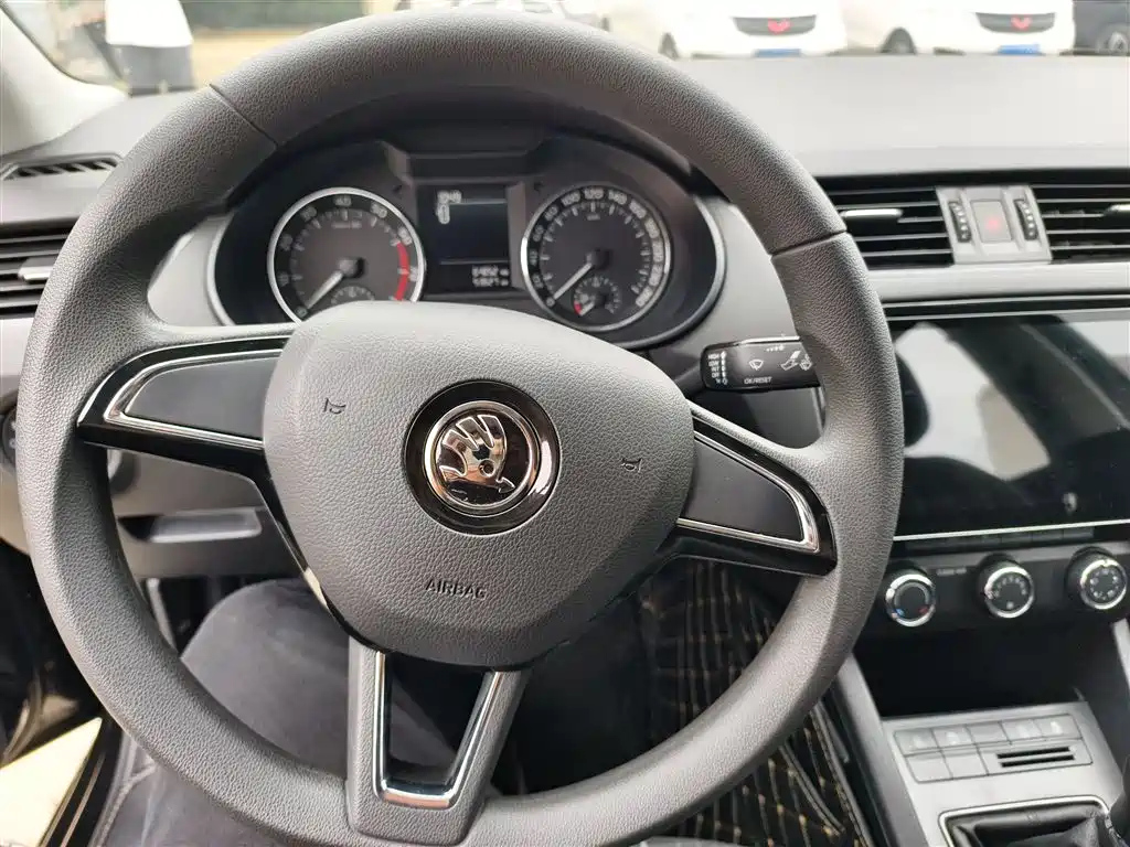 SKODA OCTAVIA 2020
