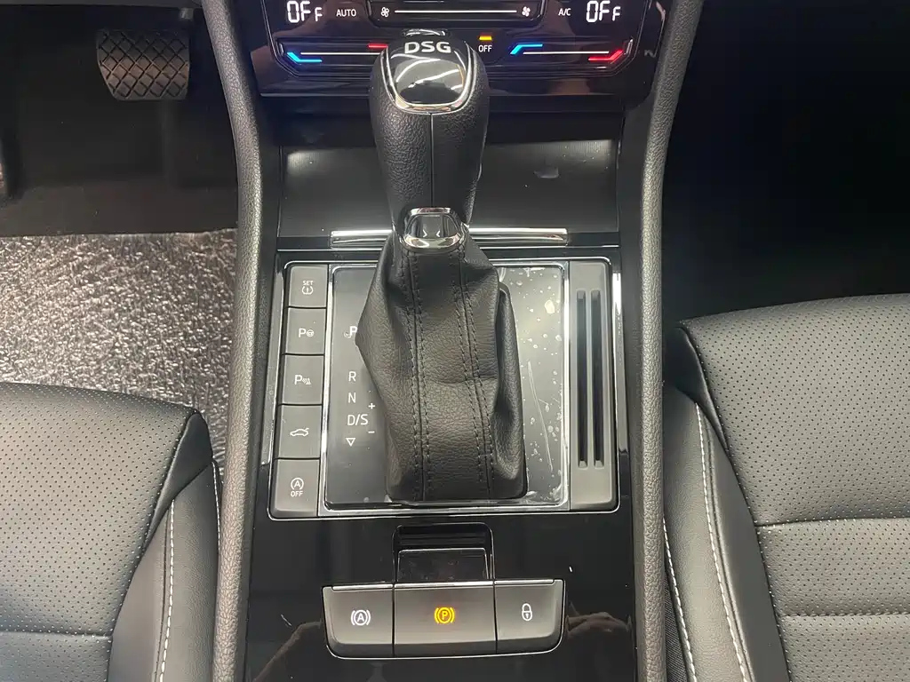 SKODA SUPERB 2024