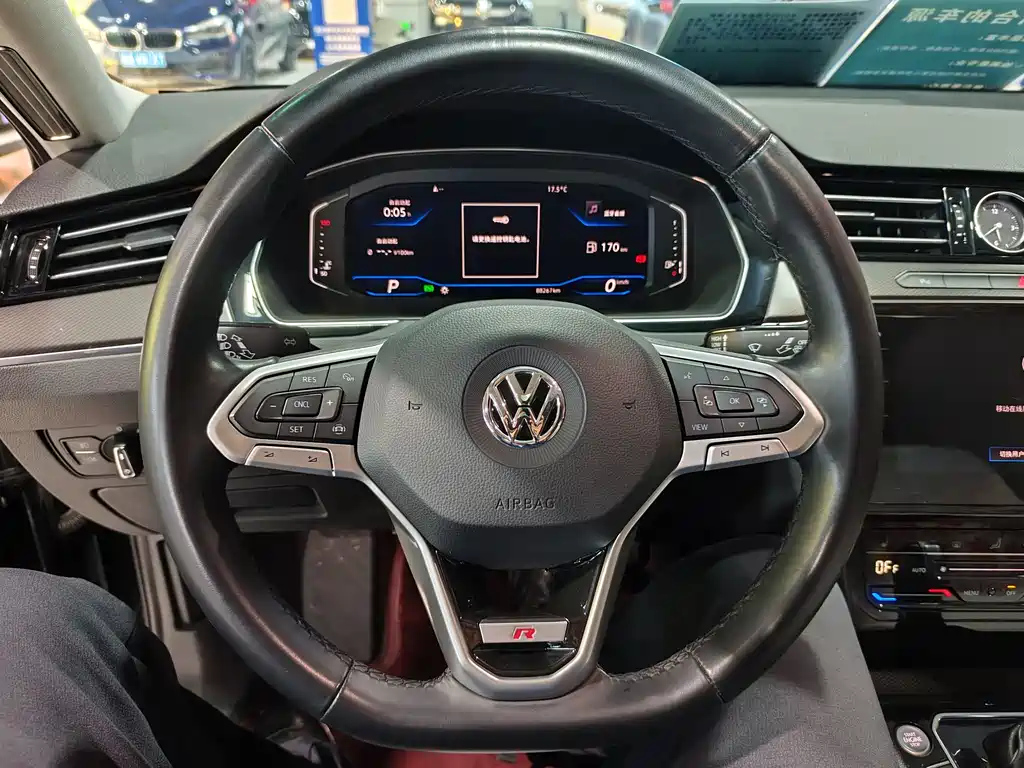 VOLKSWAGEN MAGOTAN 2020