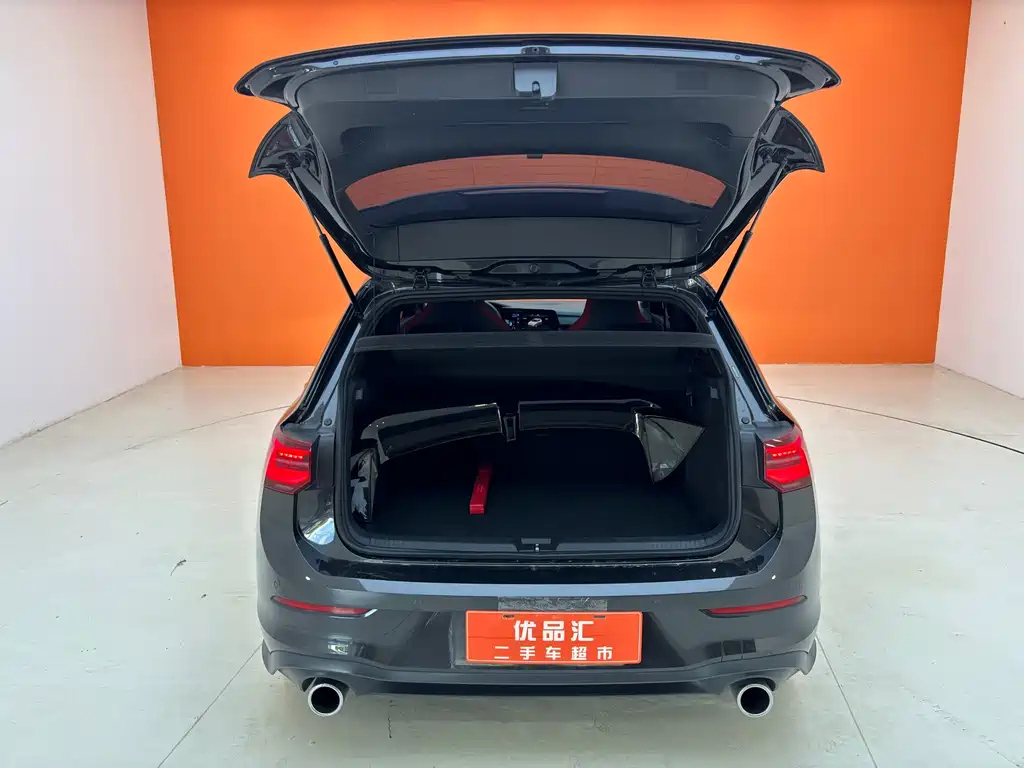 VOLKSWAGEN GOLF GTI 2021