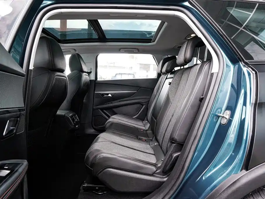 PEUGEOT 5008 2019