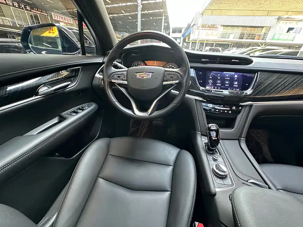 CADILLAC XT6 2022