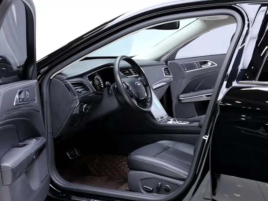 FORD TAURUS 2021