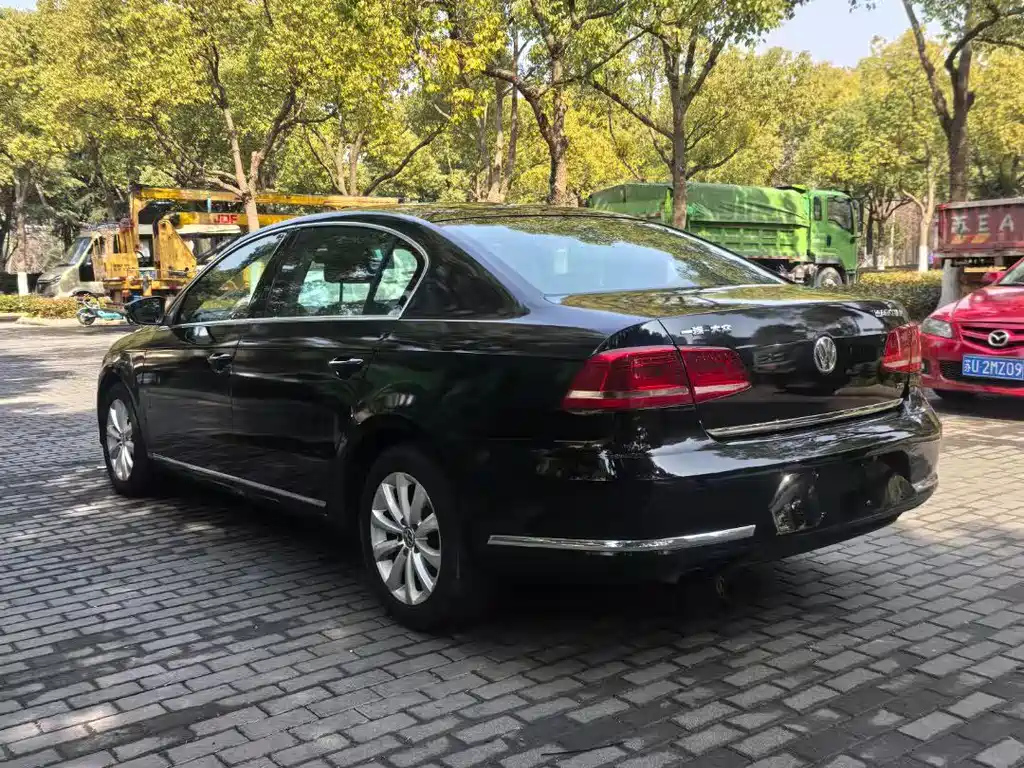 VOLKSWAGEN MAGOTAN 2013